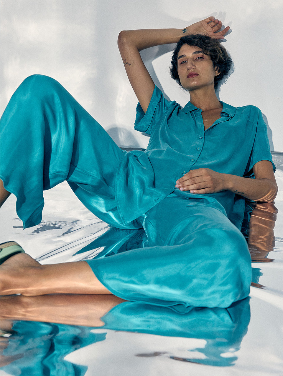 Bianca Pant KIVARI | Model wears teal pant campaign