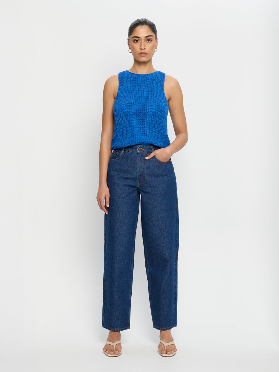 Evita-Denim-Barrel-Jean-01