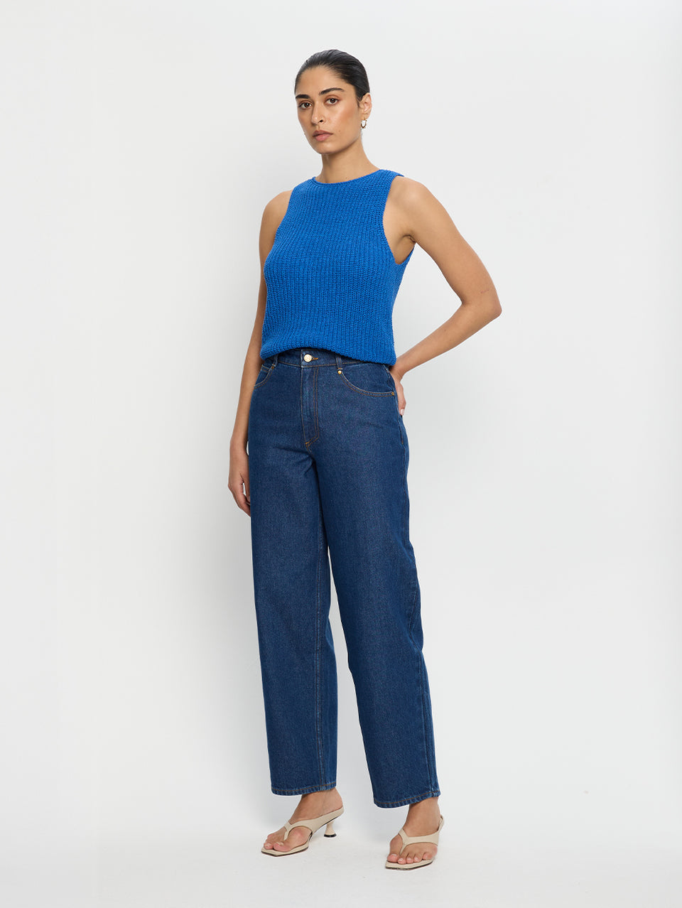 Evita-Denim-Barrel-Jean-02