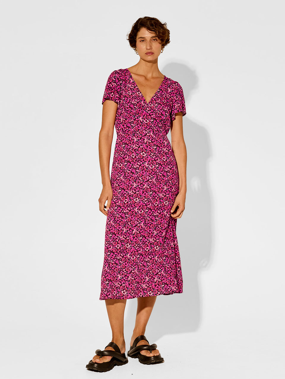 Imogen Midi Dress KIVARI | Model wears pink floral midi dress