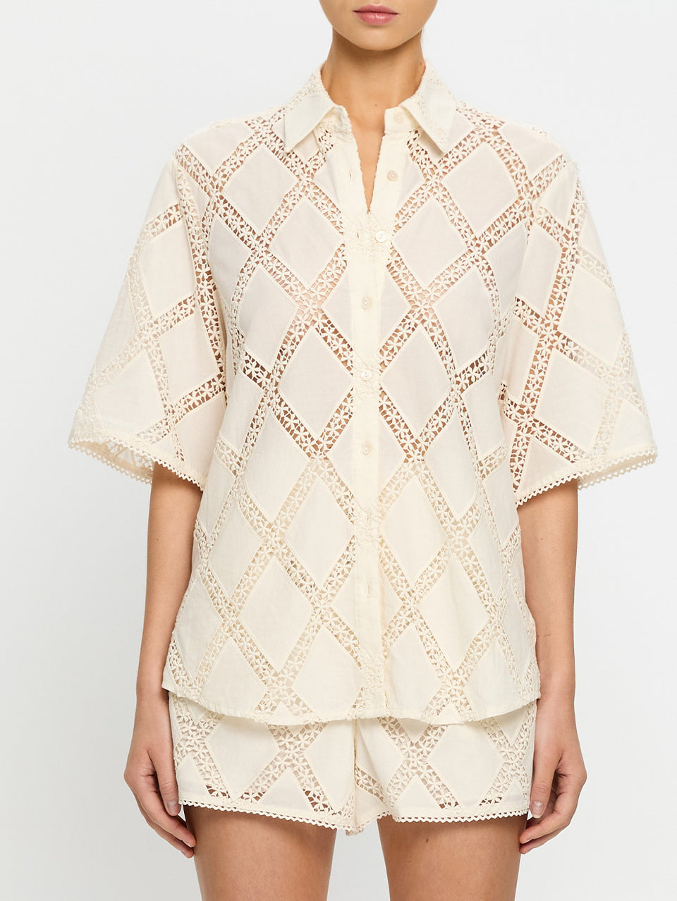 Izzy-Shirt-Cream-05