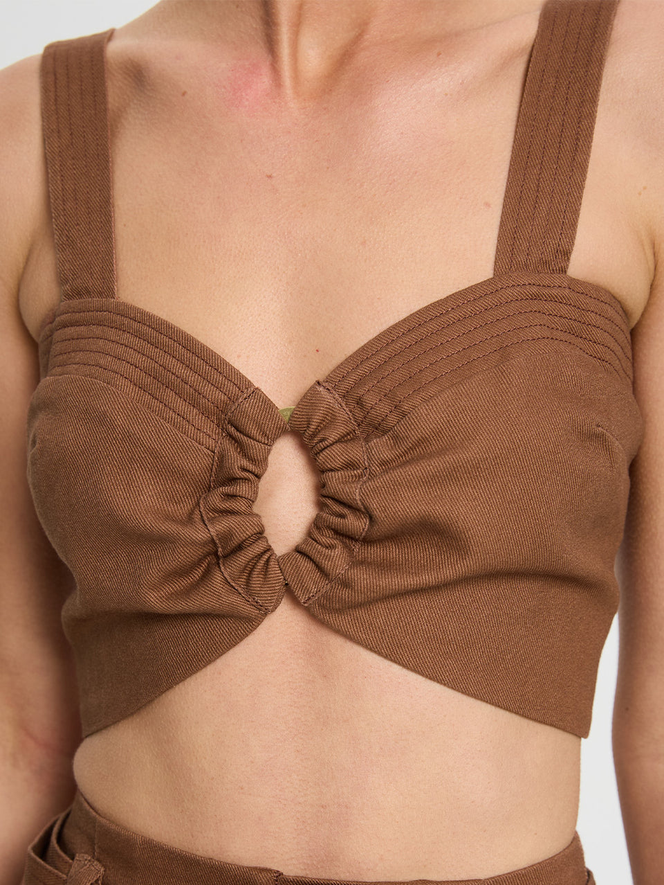 Pearla Top KIVARI | Model wears brown crop top close up