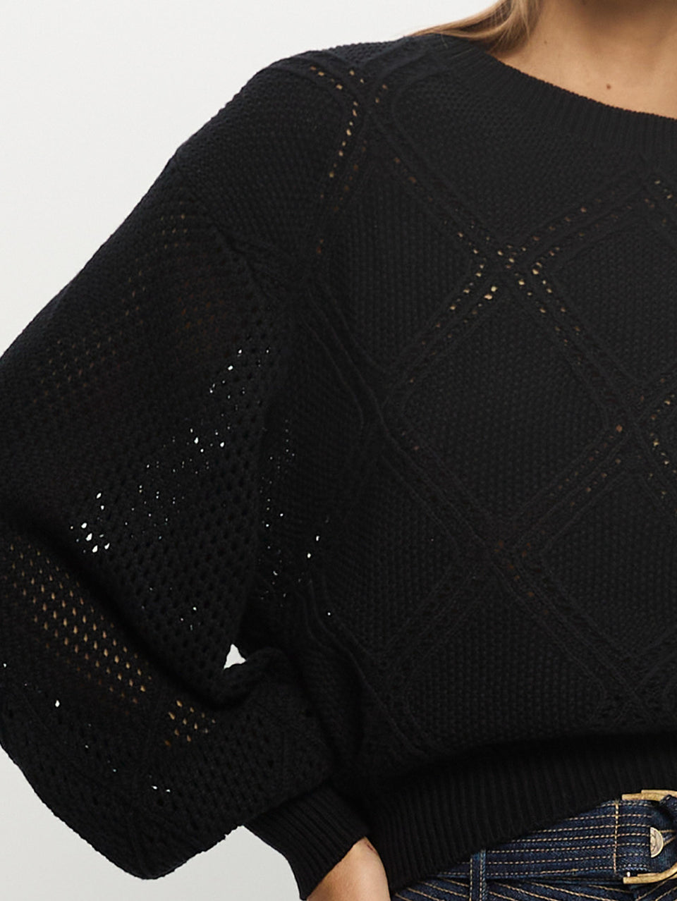Samara Knit Top Black Detail 04