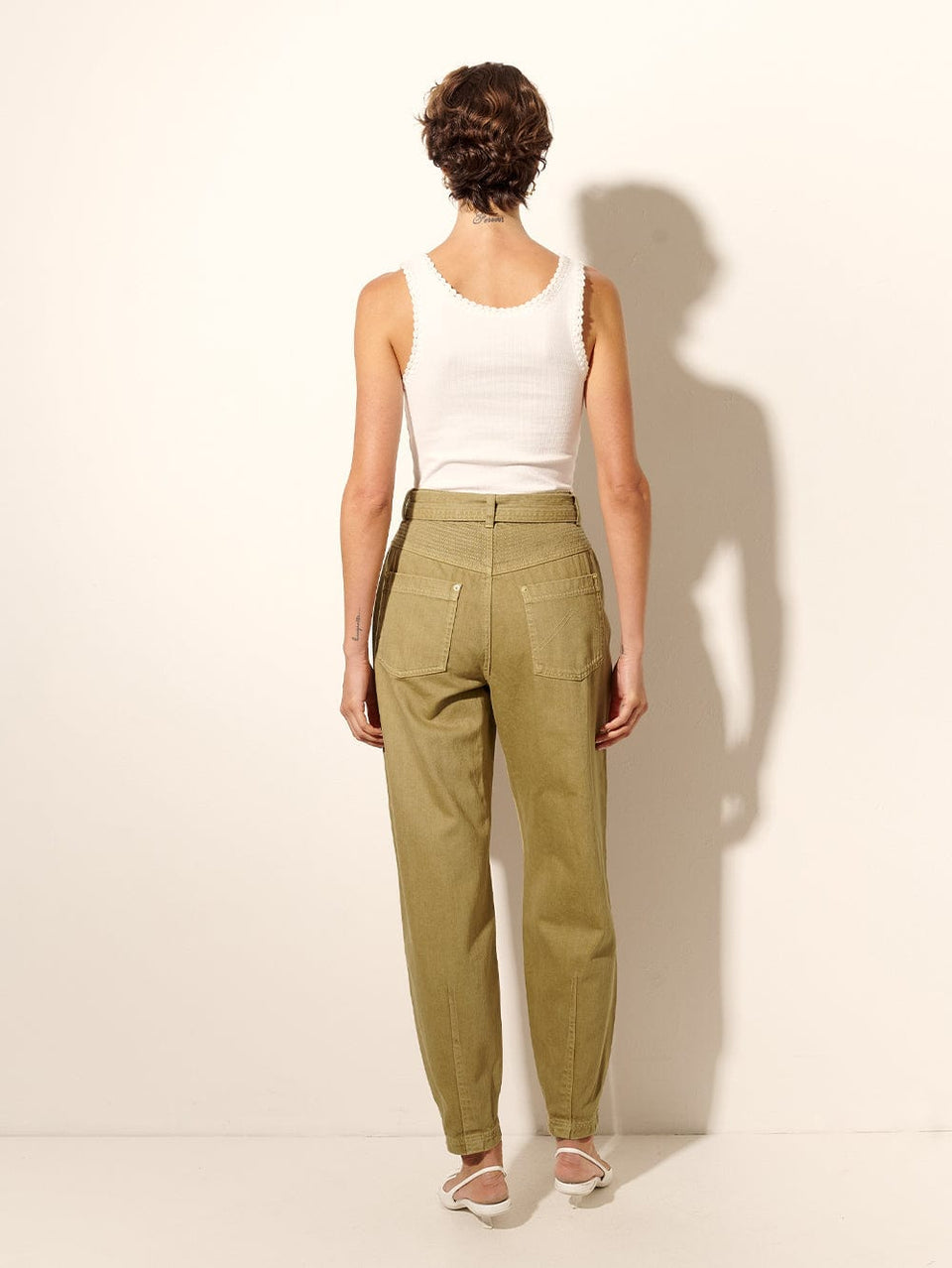 Adina Jean Khaki KIVARI | Model wears khaki jean back view