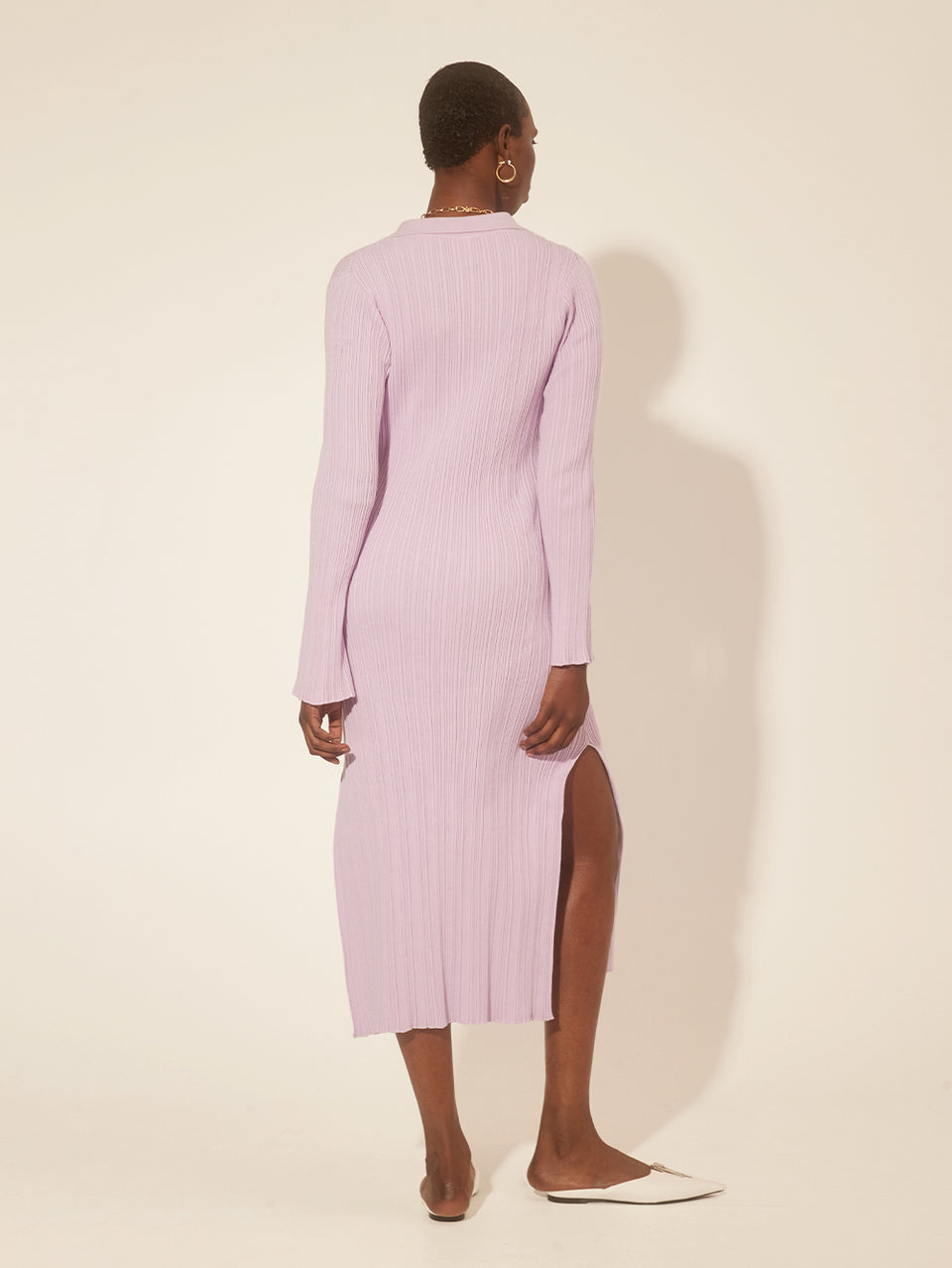 Alana Knit Dress Lilac KIVARI | Model wears a lilac knit midi dress, back view