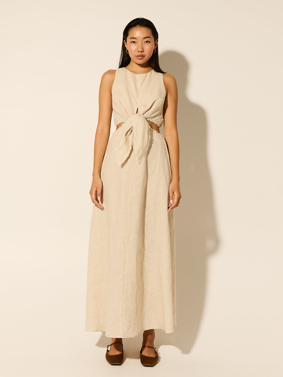 Ellie Cut Out Maxi Dress KIVARI | Model wears neutral linen maxi dress