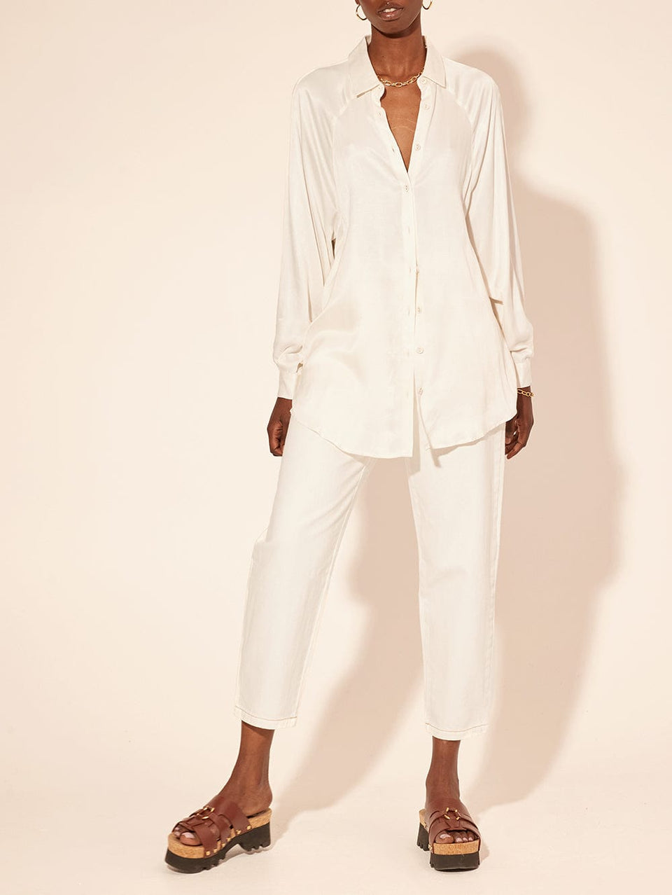 Emma Shirt White KIVARI | Model wears white cupro shirt