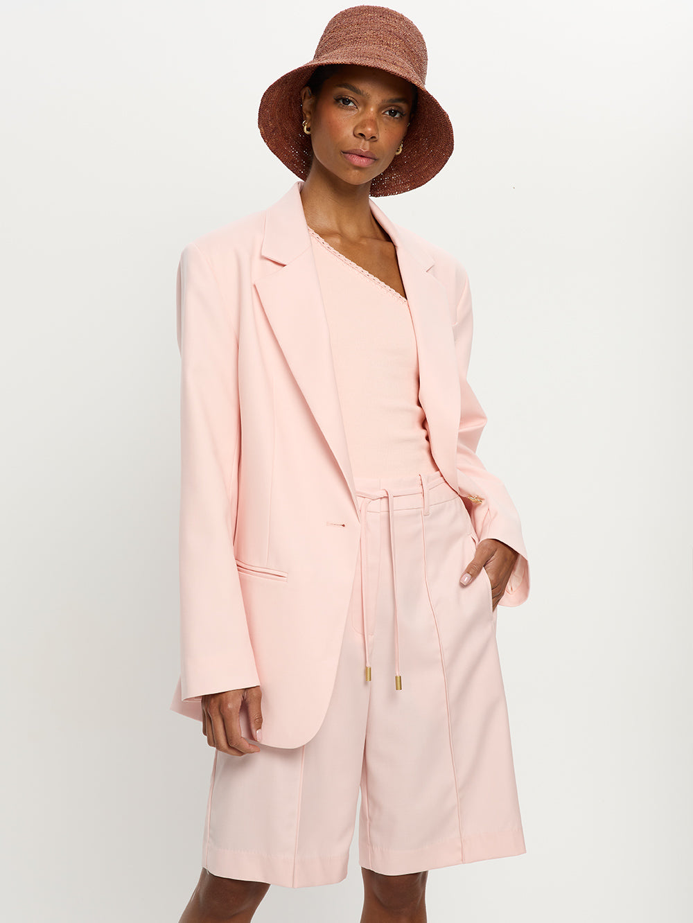 andwang kirakira short pants ピンク Delany Short - Pink | Pink Tailored Bermuda Short - KIVARI