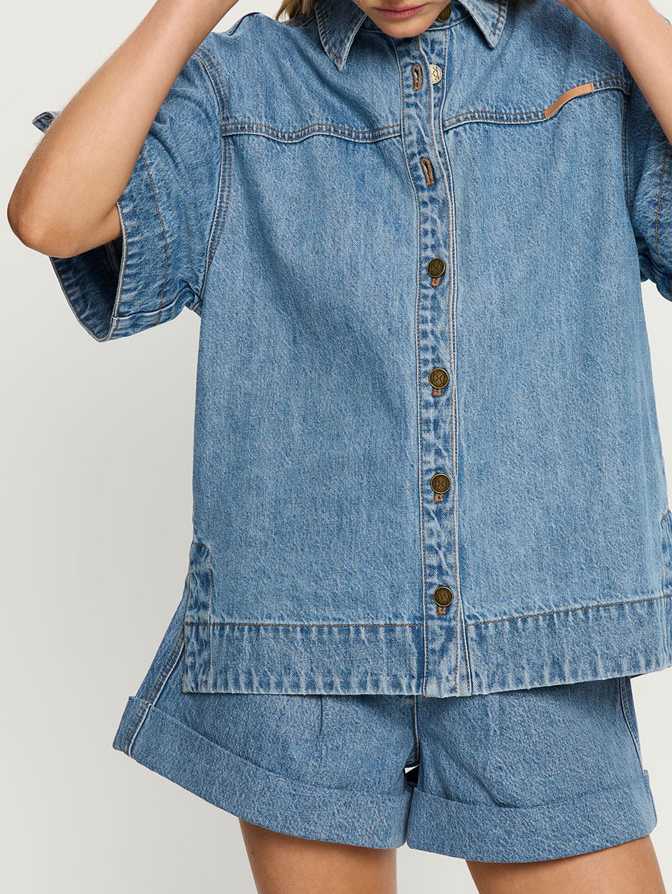 Marla-Denim-Shirt-StoneWash-04