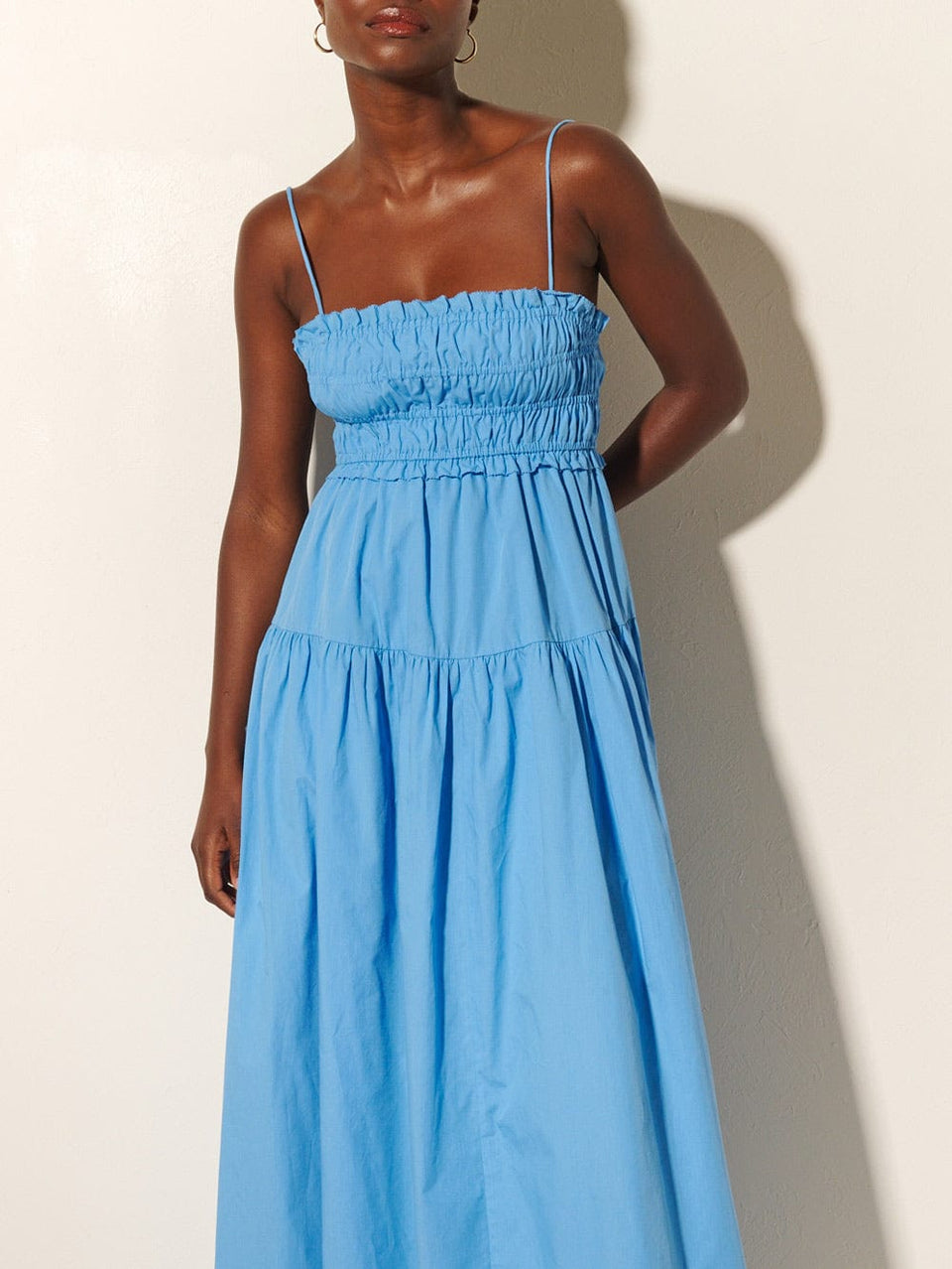 Oasis Maxi Dress KIVARI | Model wears blue maxi dress close up