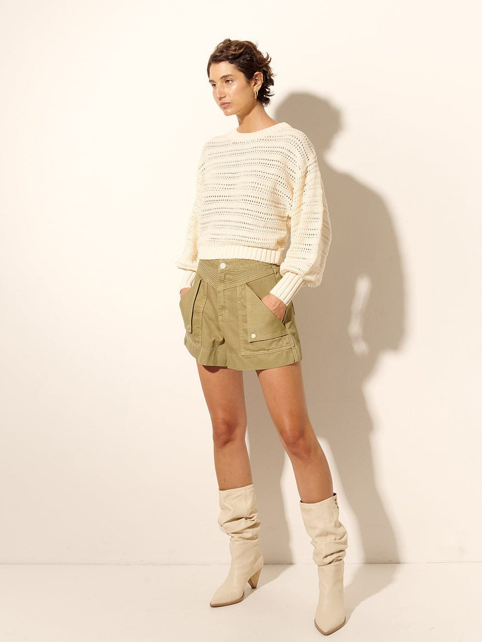 Pepe Knit Sweater Cream KIVARI | Model wears cream knit sweater side view