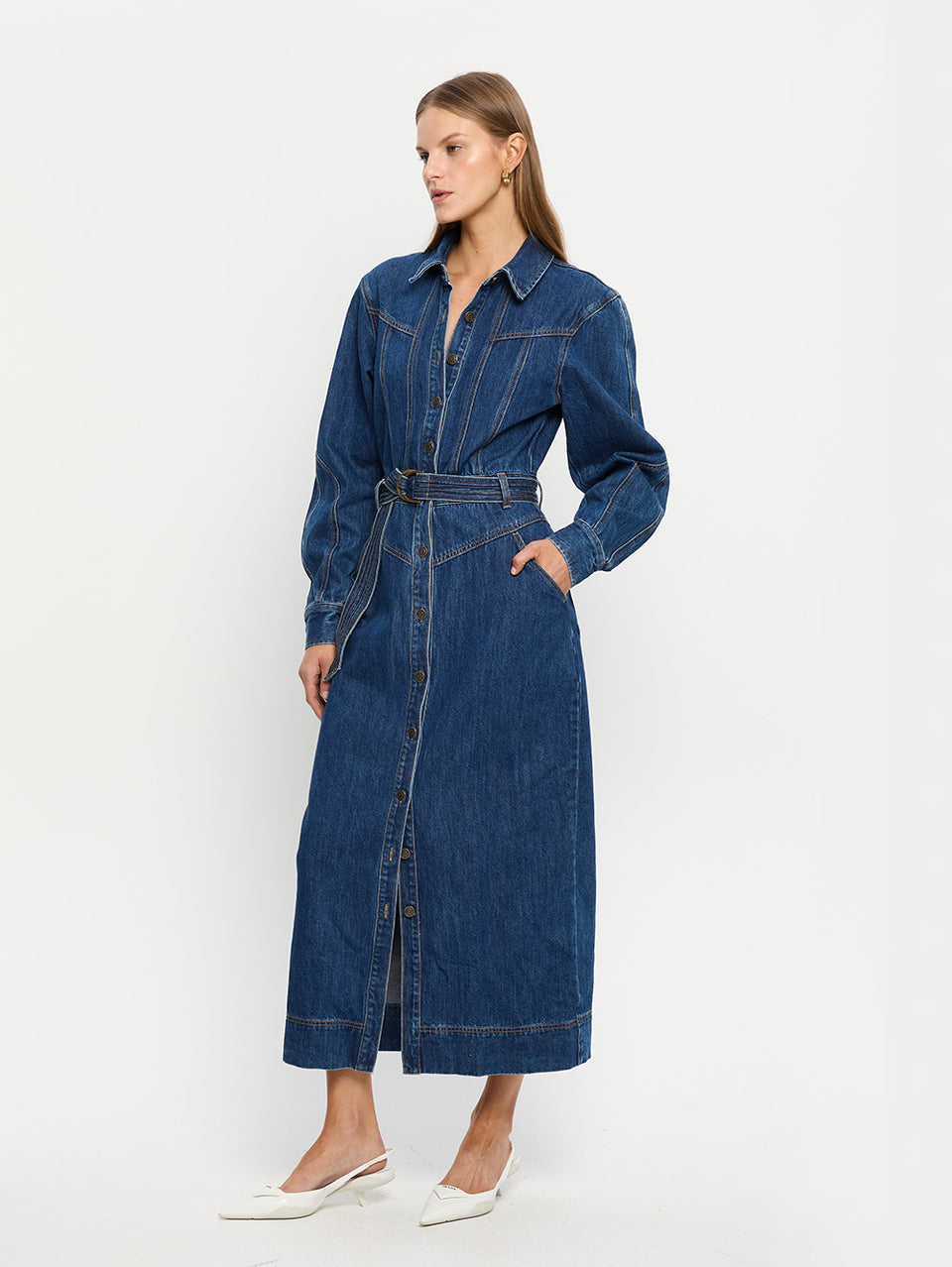 Bonny Midi Dress KIVARI | Model wears navy denim midi dress