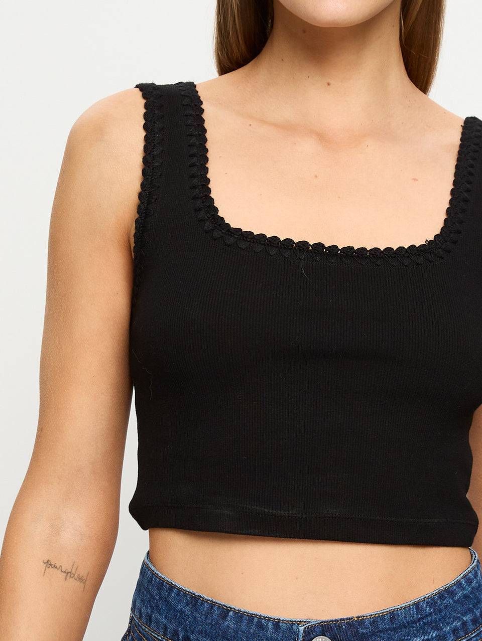 Tallulah Crop Tank Black KIVARI | Black crop tank top