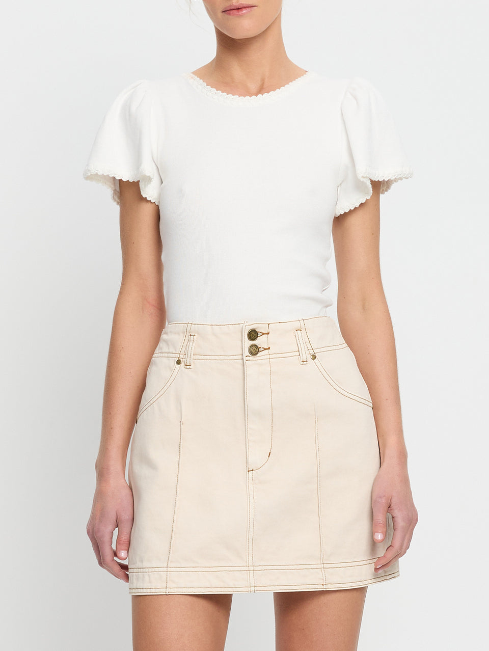 Rowyn Skirt Cream KIVARI | Model wears cream denim skirt