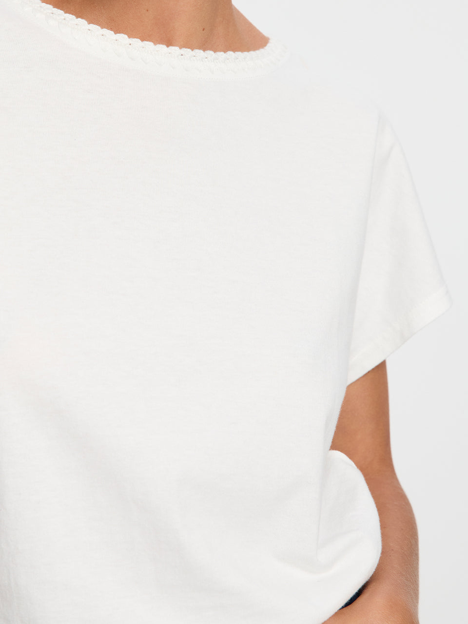 Thea Tee - White